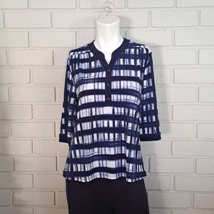 Elie McCarthy Blue/White 3 Button 3/4 Sleeve Blouse. Size Medium NWT